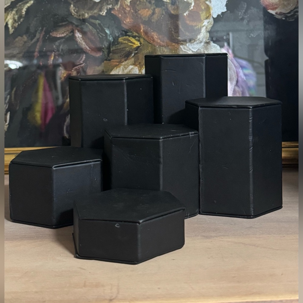 Black Hexagonal Riser Set